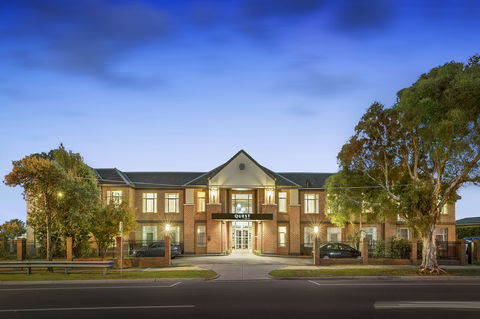 Quest Dandenong - Flights 1
