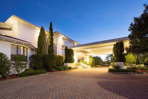 Ramada By Wyndham Diplomat Canberra - Flights 1