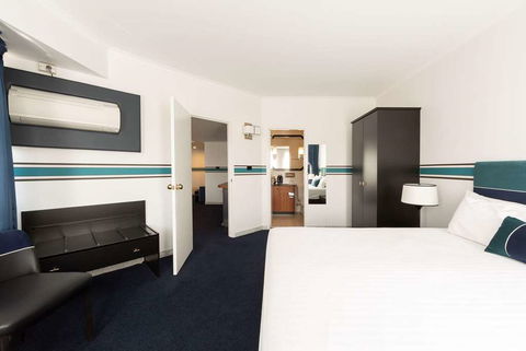 Ramada By Wyndham Diplomat Canberra - Flights 2