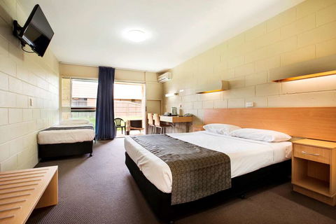 Dalrymple Motel - Flights 2