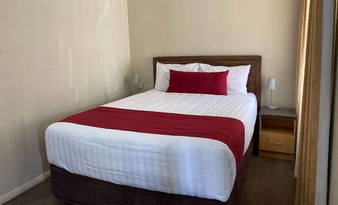 Ashton Townhouse Motel & Suites Tumut - Flights 1