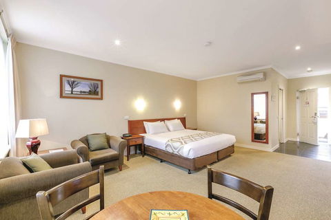 Lake Inn Ballarat - Flights 14