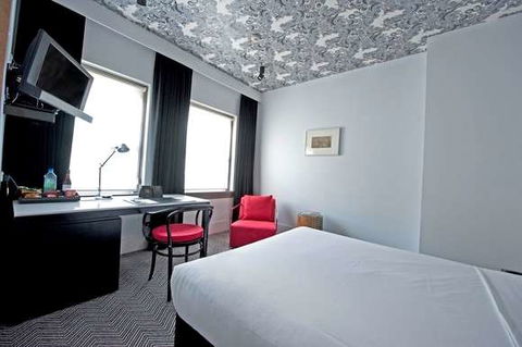 Peppers Gallery Hotel, Canberra - Flights 9