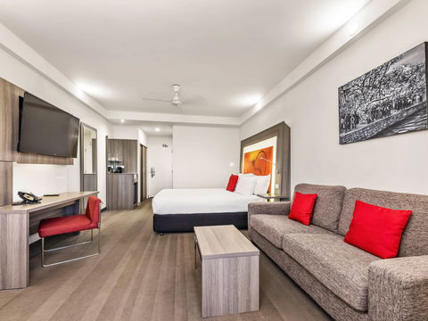 Novotel Darwin Atrium - Flights 5