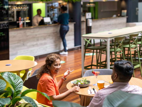 Novotel Darwin Atrium - Flights 13