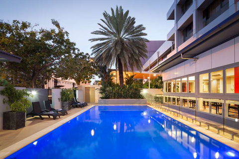 H On Smith Hotel - Flights 8