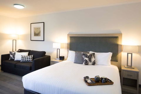 H On Smith Hotel - Flights 14