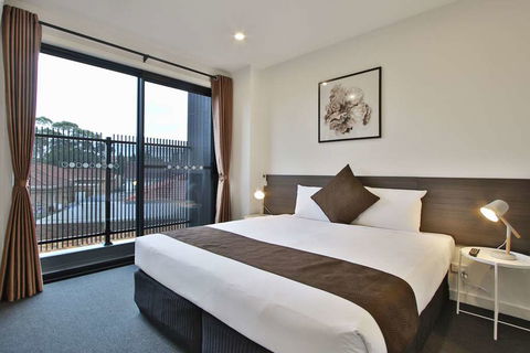 Quality Apartments Dandenong - Flights 1
