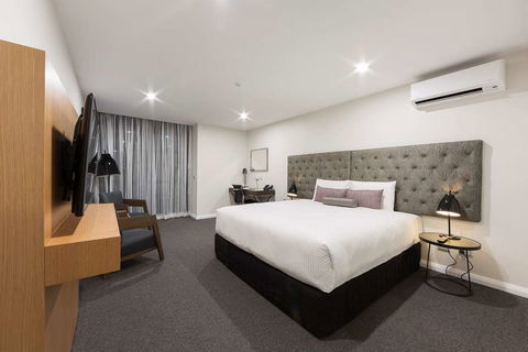 Avenue Hotel Canberra - Flights 2
