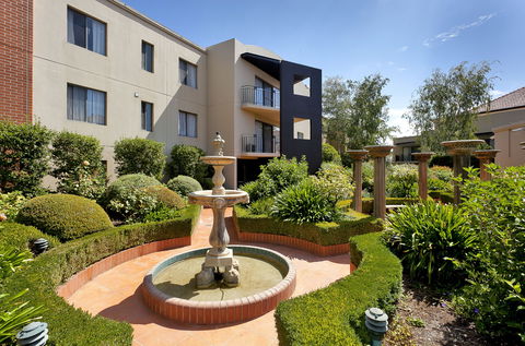 Astra Apartments The Griffin - Flights 0