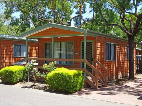 Adelaide Caravan Park - Flights 1