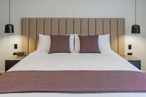 Abode Belconnen - Flights 1
