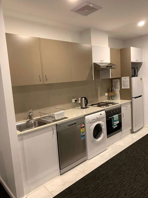 Adelaide Dress Circle Apartments - Flights 2