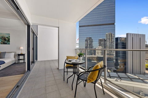 Astra Apartments Parramatta - Flights 8