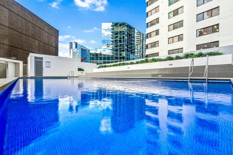 Astra Apartments Parramatta - Flights 10