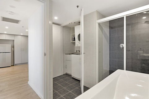 Astra Apartments Parramatta - Flights 16