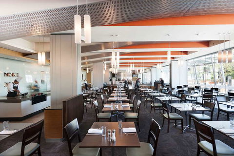 Crown Promenade Perth - Flights 8