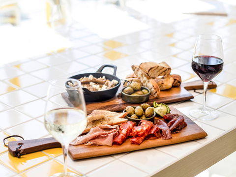 Ibis Styles East Perth Hotel - Flights 10