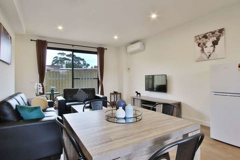 Quality Apartments Dandenong - Flights 5