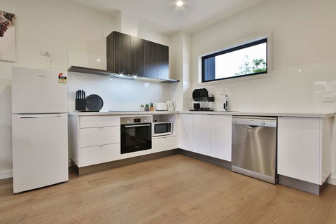 Quality Apartments Dandenong - Flights 6