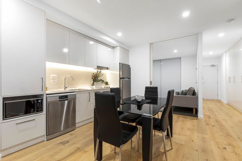 Astra Apartments Newcastle - Flights 2