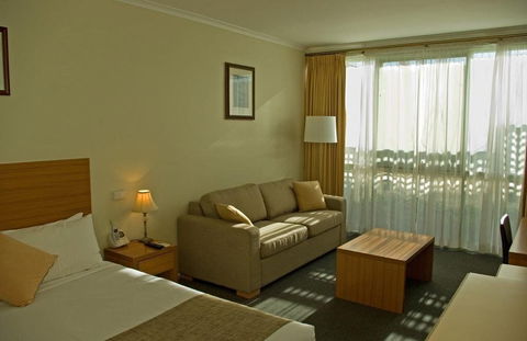 Admiralty Inn - Flights 3