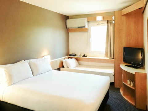 Ibis Sydney Thornleigh - Flights 3