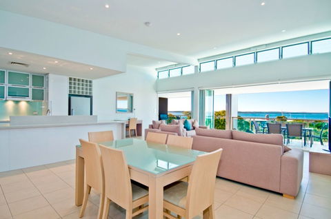 Akama Resort - Flights 1