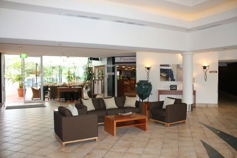 Alpha Sovereign Hotel Gold Coast - Flights 1