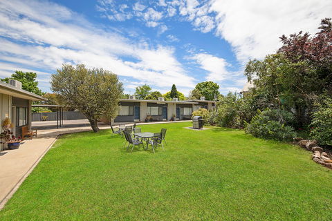 Hamilton Lakeside Motel - Flights 1