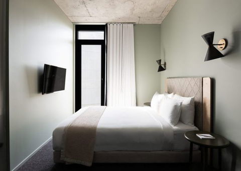 Alex Hotel, Perth - Flights 2