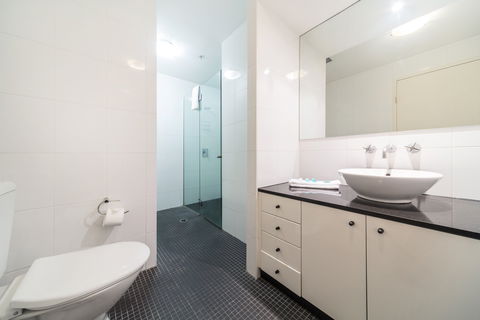 Astra Apartments Sydney CBD - Flights 1