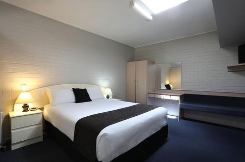 Redhill Tamworth Motor Inn - Flights 1