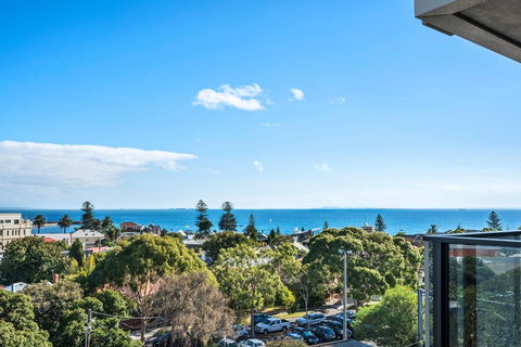 Anchorage Apartments Hampton - Flights 1