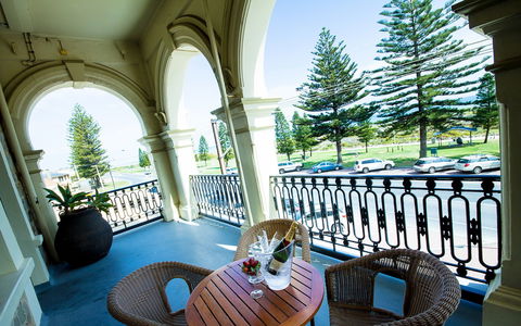 Largs Pier Hotel - Flights 2