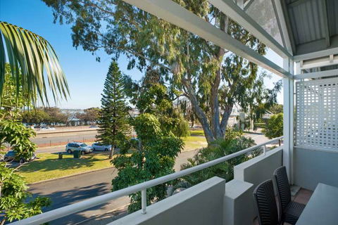 Broadwater Resort Apartments - Flights 1