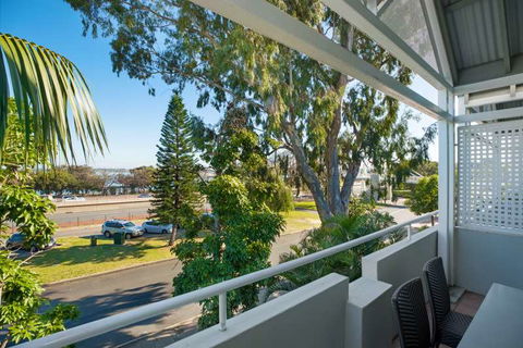 Broadwater Resort Apartments - Flights 2