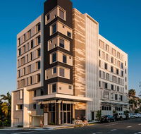 Woodroffe Hotel Gold Coast - Flights