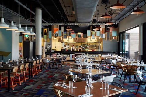 Atura Hotel Blacktown - Flights 13
