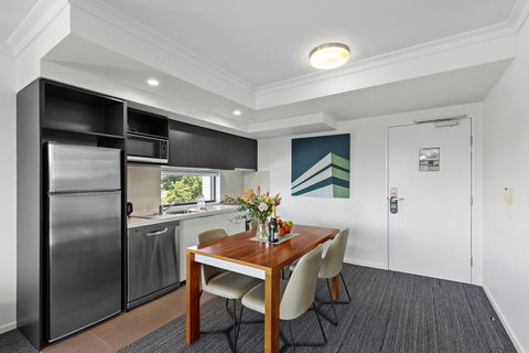 Quest Kelvin Grove - Flights 4