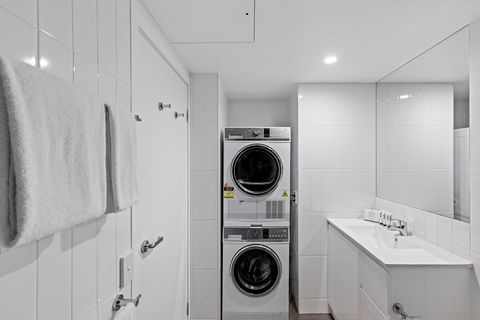Quest Kelvin Grove - Flights 7