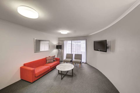 Adina Serviced Apartments James Court - Flights 12