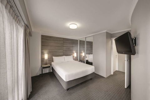 Adina Serviced Apartments James Court - Flights 13