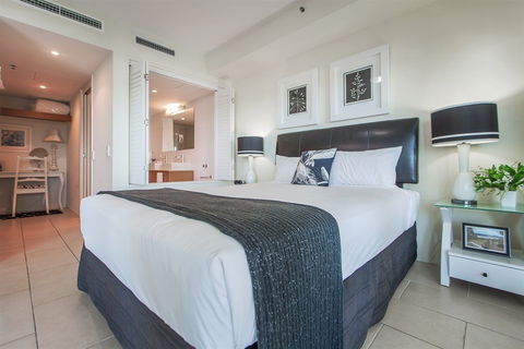 Lanai Riverside Apartments - Flights 11
