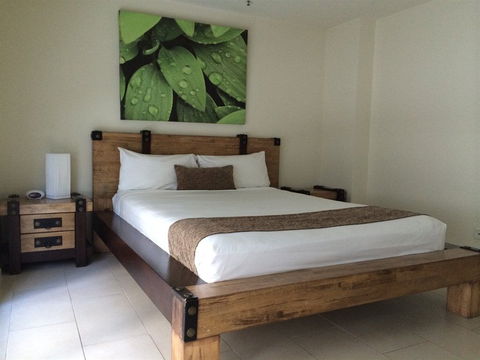 Lanai Riverside Apartments - Flights 13