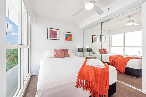 Lanai Riverside Apartments - Flights 15