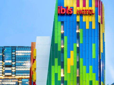Ibis Sydney Barangaroo - Flights 2