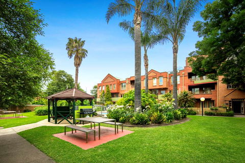 Comfort Apartments Royal Gardens - Flights 1