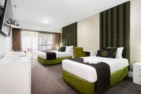 City Golf Club Motel - Flights 1