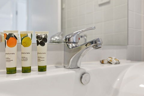 Astra Apartments Parramatta - Flights 1